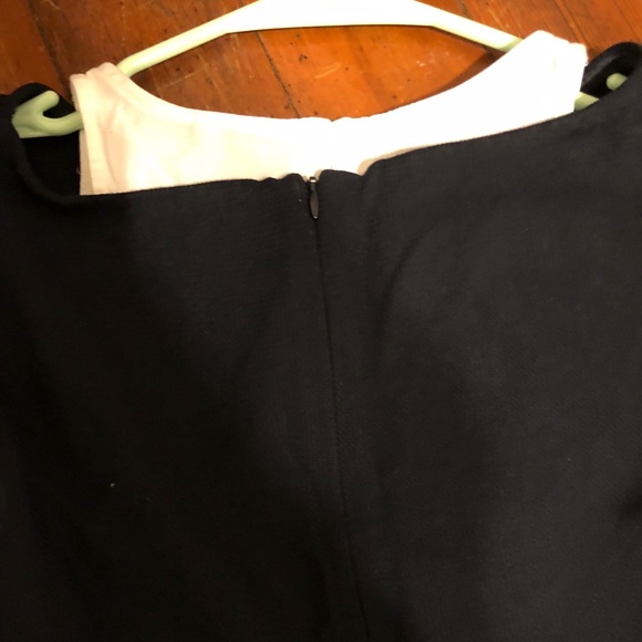 Unique cold-shoulder shirt - Picture 4 of 4